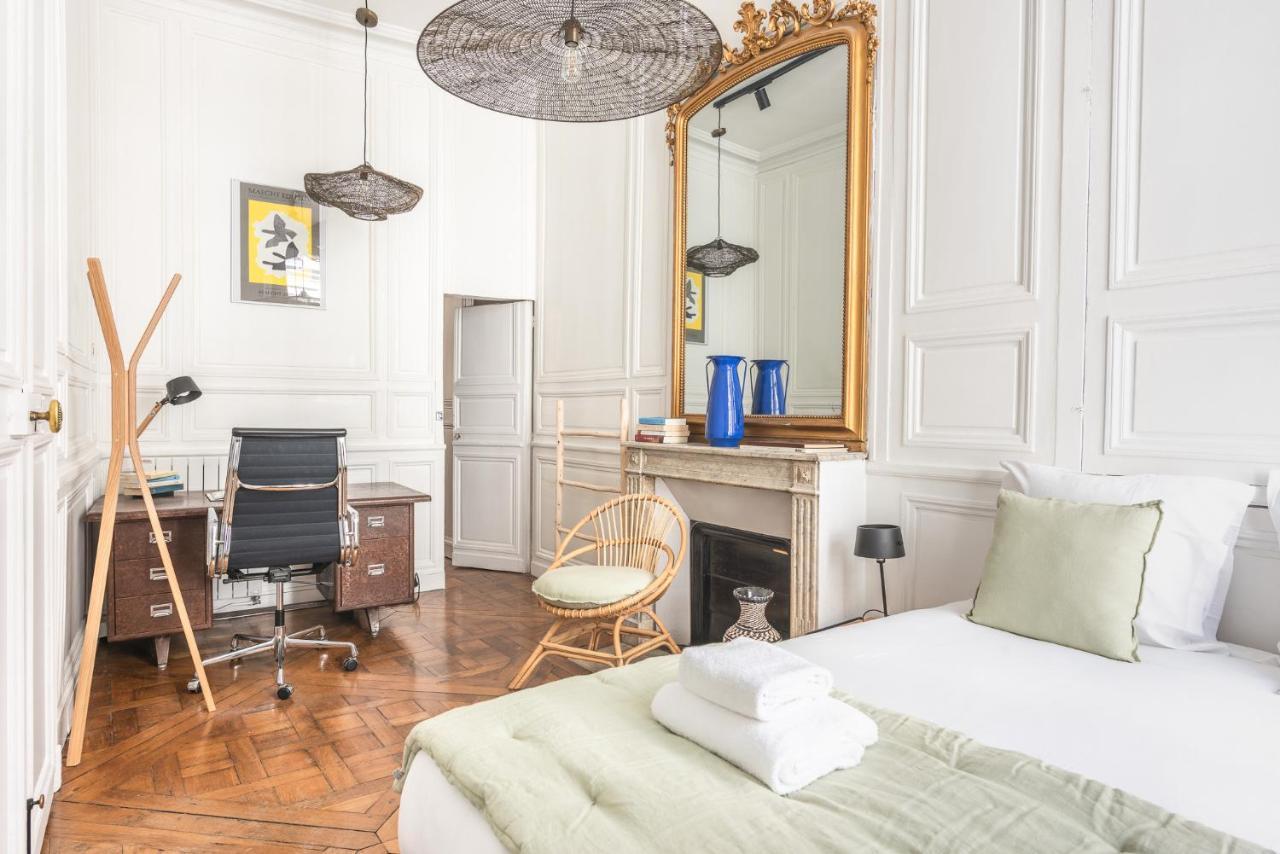 Outstanding Parisian Flat In Heart Of Paris Center Exterior foto