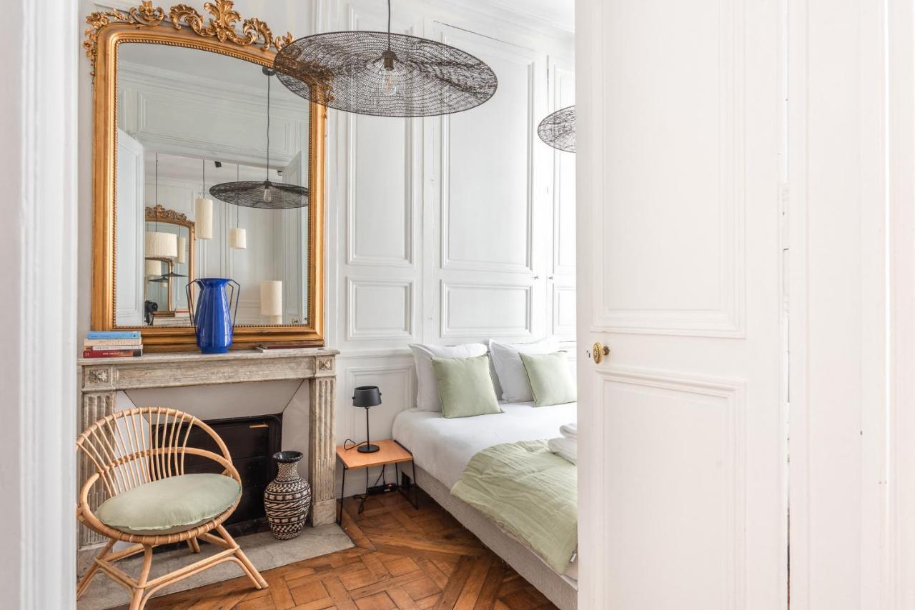 Outstanding Parisian Flat In Heart Of Paris Center Exterior foto